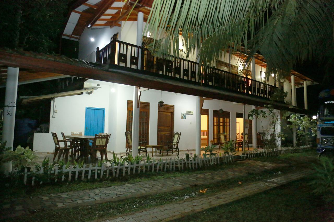 Omee Guest Bed & Breakfast Mirissa Exterior photo